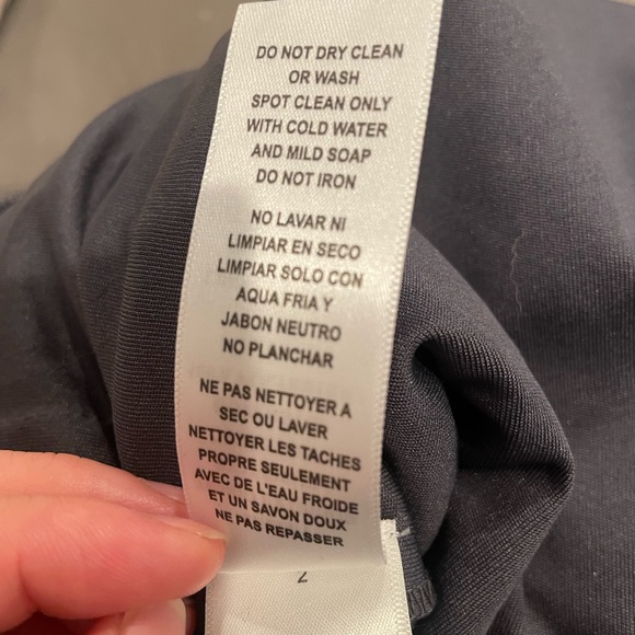 Aidan Mattox
Sequins Crew Neck Mini Dress
Size: SIUS 4 - Picture 6 of 6